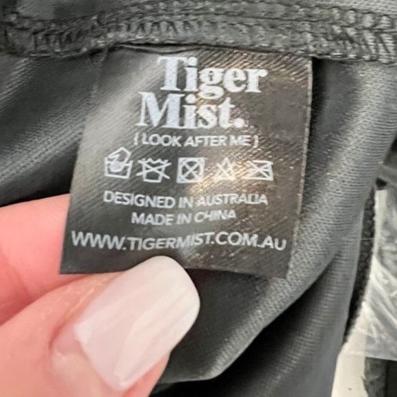 SOLD Tiger Mist Lennon Faux Leather Pants XS - Picture 6 of 7